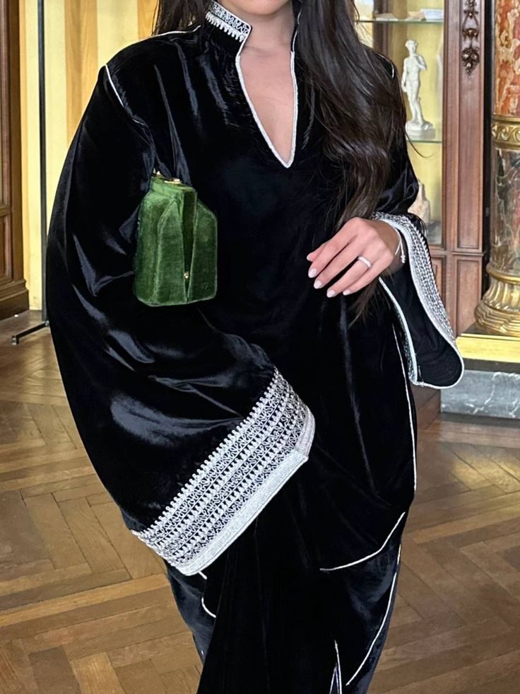Caftan Velours Noir Liseré